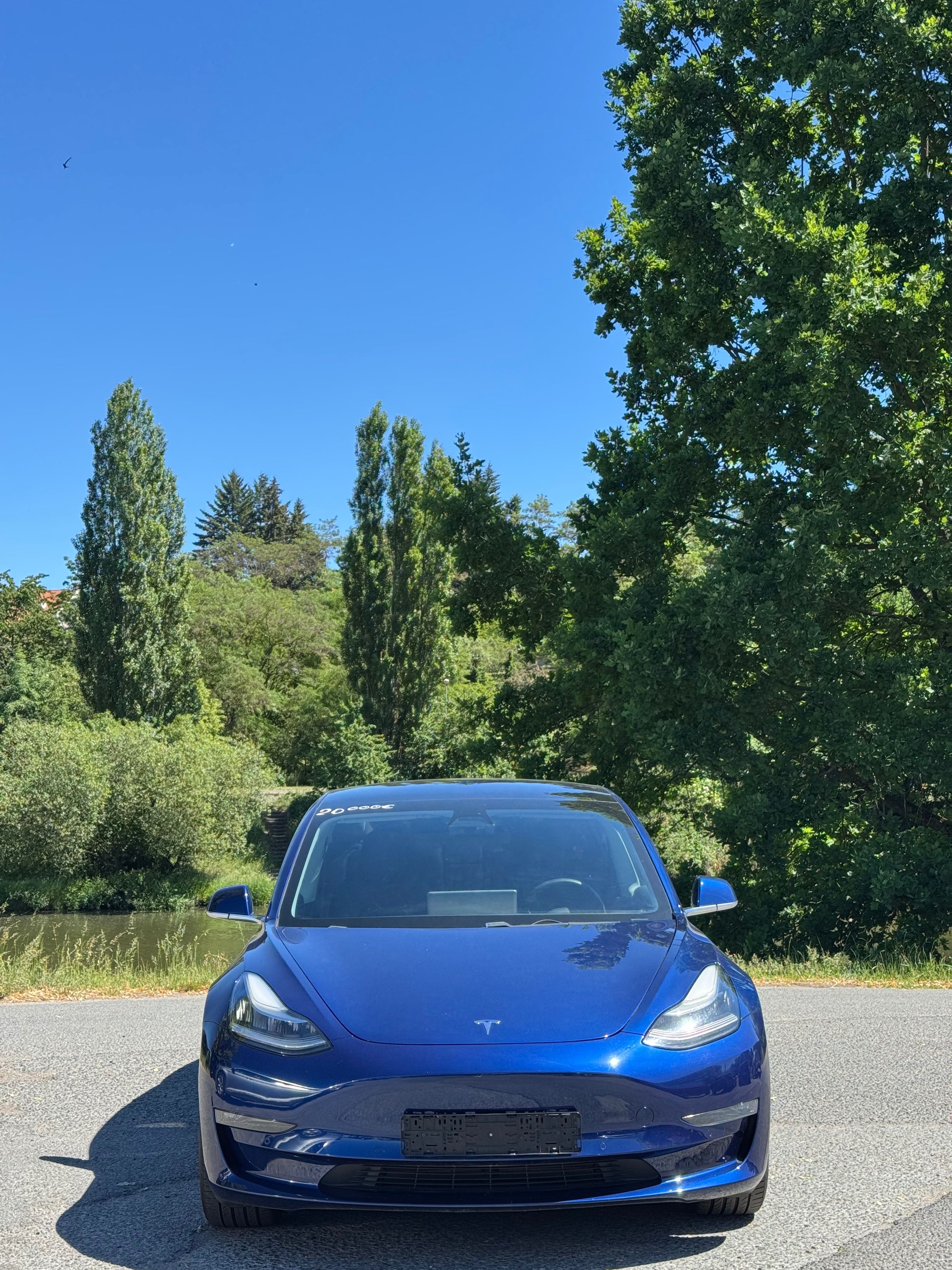 Tesla Model 3, SR+ - fotka 4