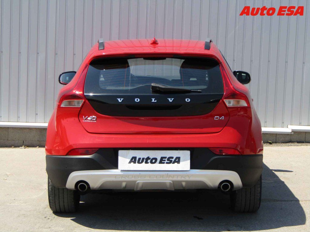 Volvo V40, 2.0 D,ČR - fotka 5