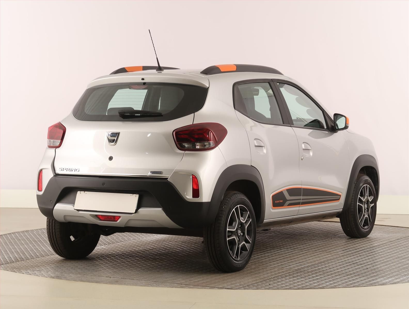 Dacia Spring, Electric 45 (27 kWh), SoH 91% - fotka 5