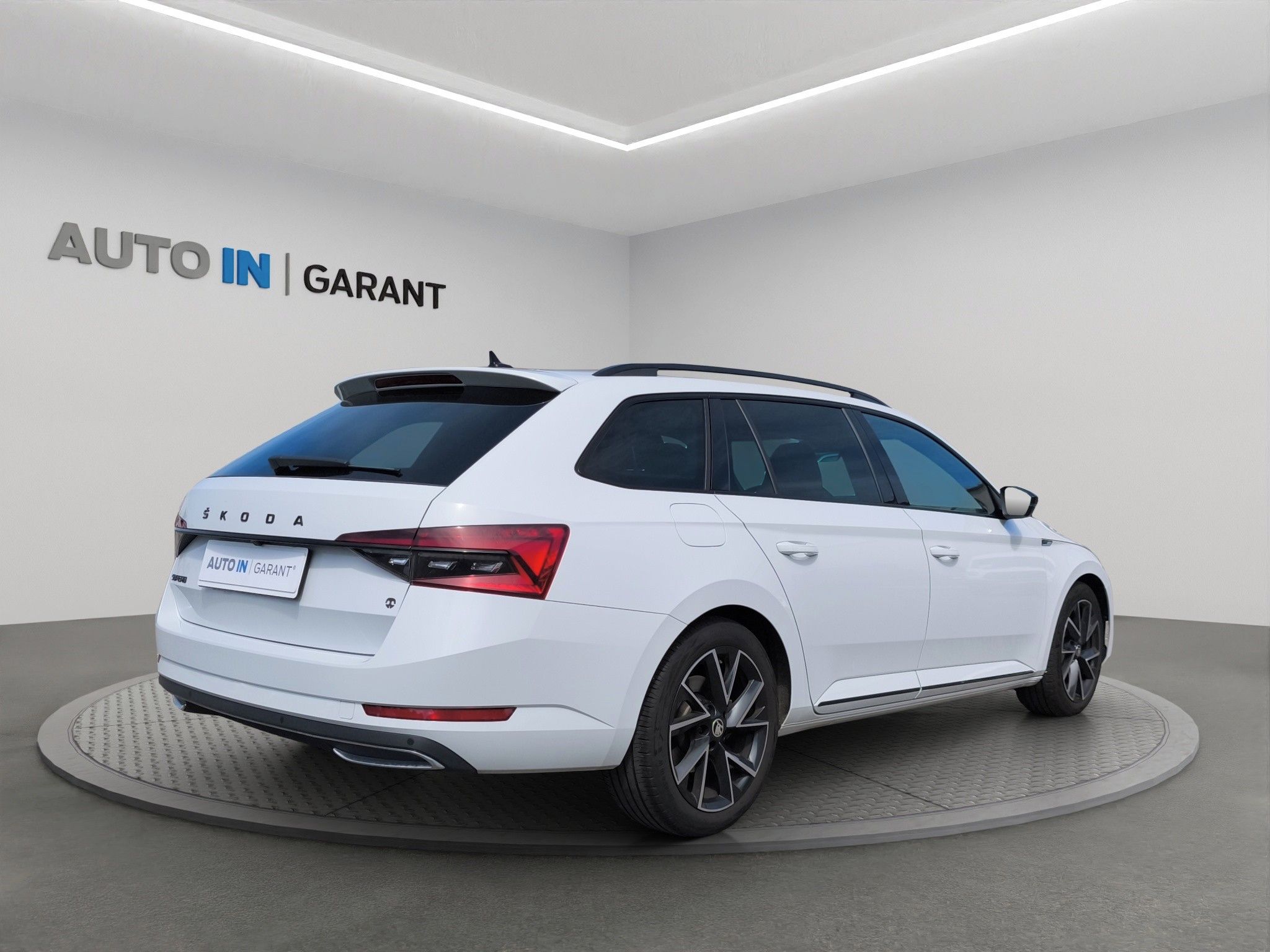 Škoda Superb, SportLine 2.0 TDI 110kW DSG, Č - fotka 5