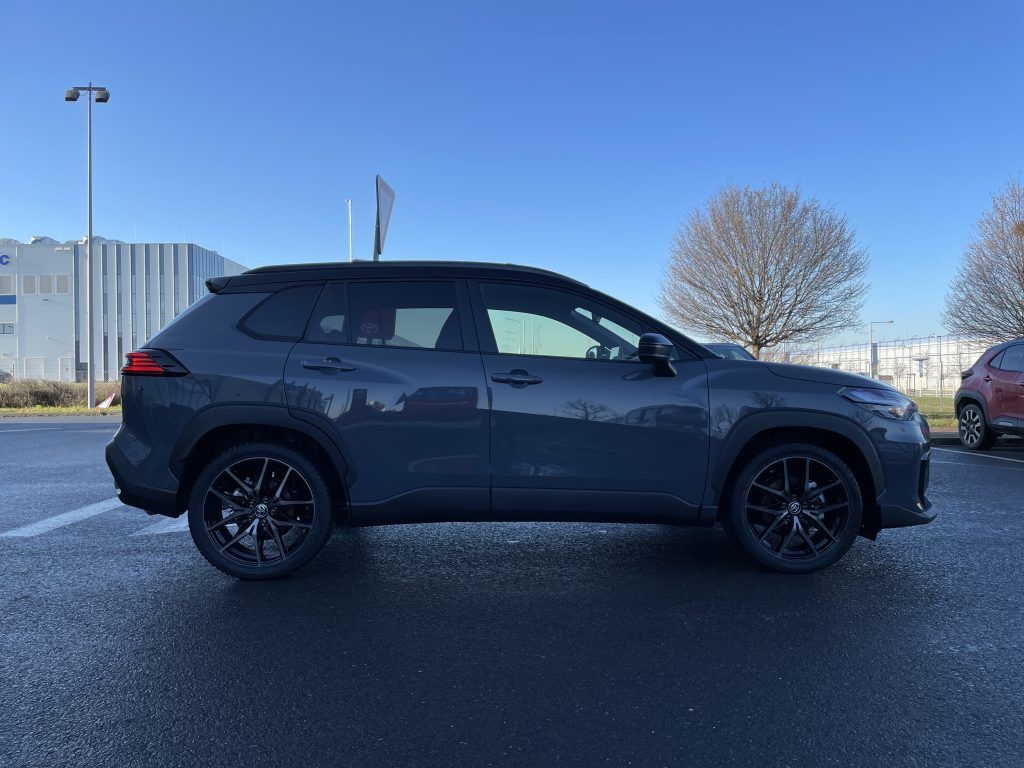 Toyota Corolla Cross, 2.0 Hybrid GR Sport - fotka 2