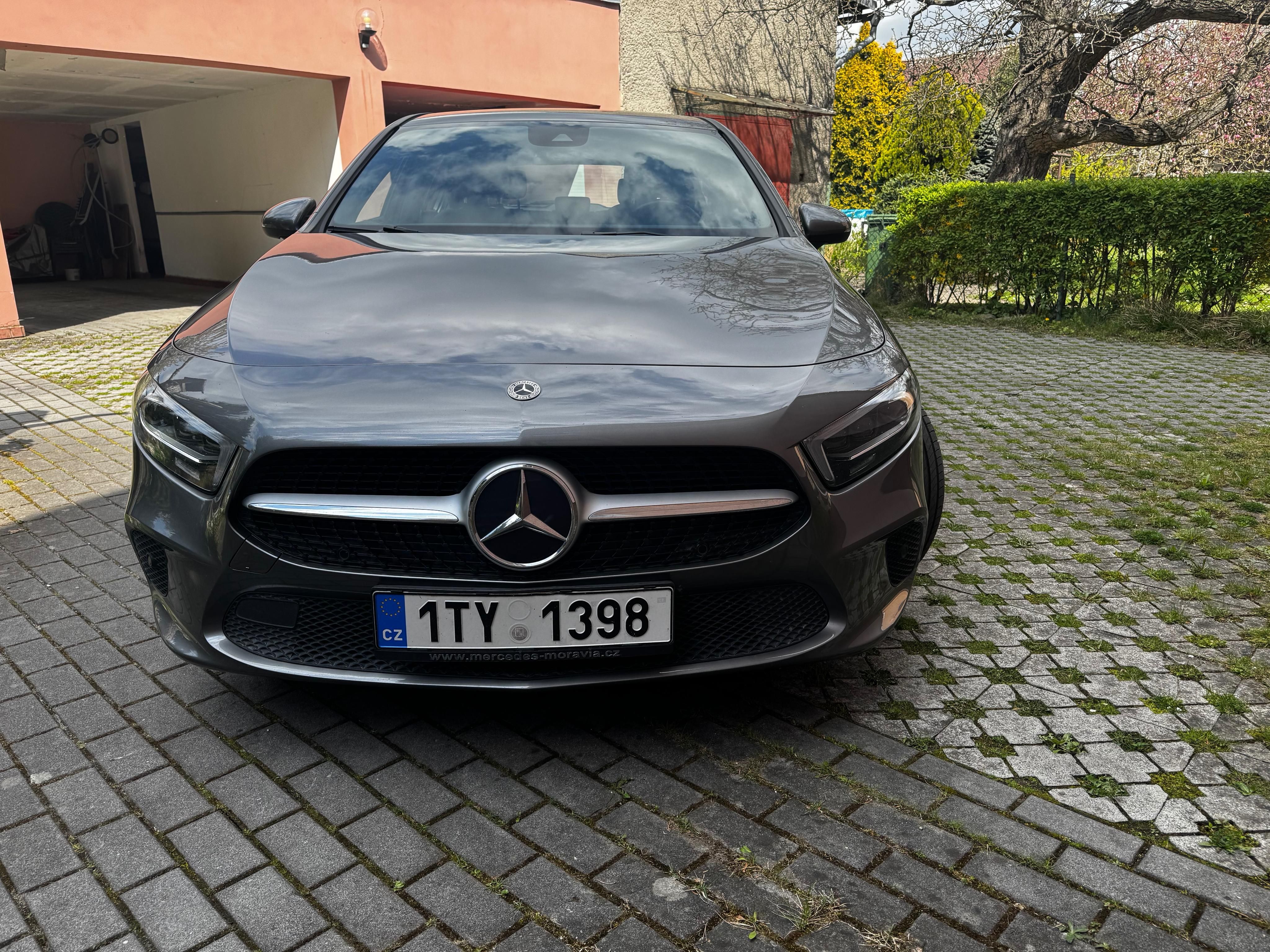 Mercedes-Benz Třídy A, Mercedes-Benz A200 120 kW - fotka 4