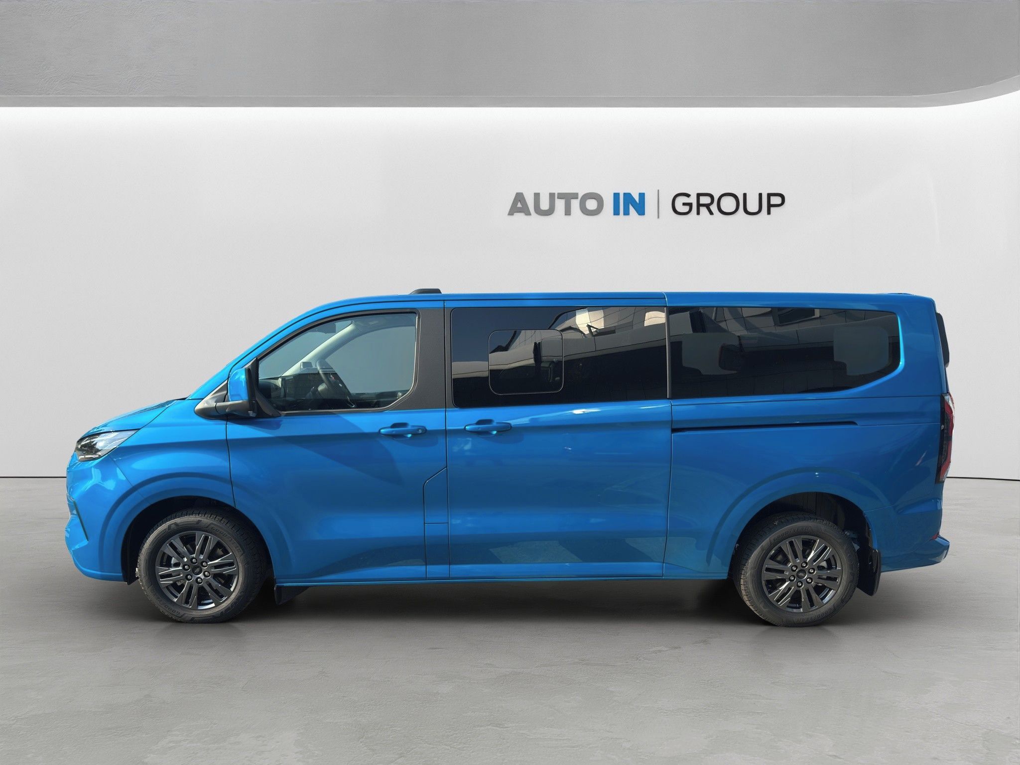 Ford Tourneo Custom, 2,0 EcoBlue L2 TITANIUM - fotka 3