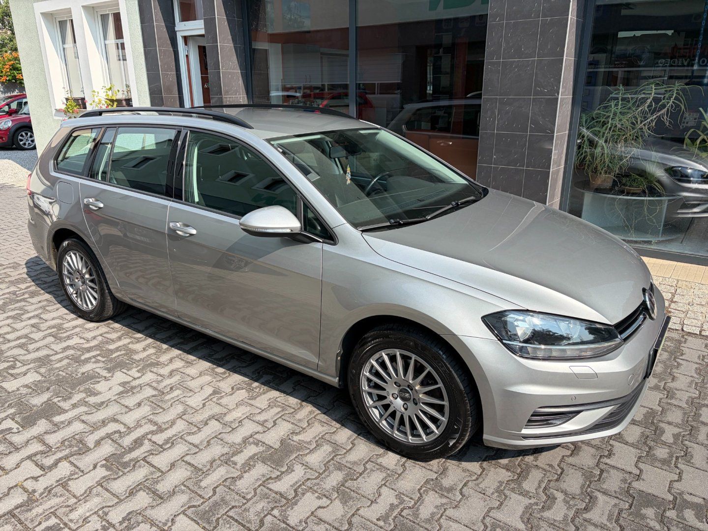 Volkswagen Golf Variant, 1,0i 81kW,DSG,serviska,2xkola