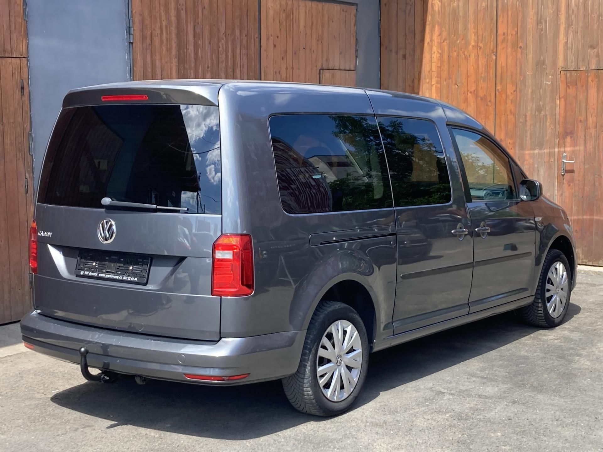 Volkswagen Caddy, MAXI 2,0TDi 7míst novérozvody - fotka 4