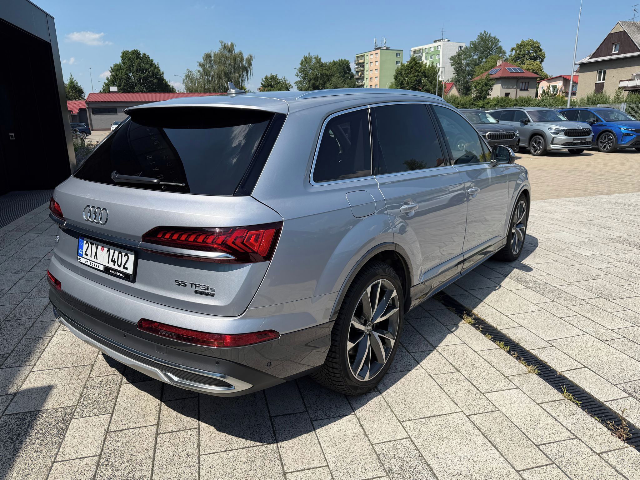 Audi Q7, 55 TFSI e 280 Tiptronic Quattr - fotka 2