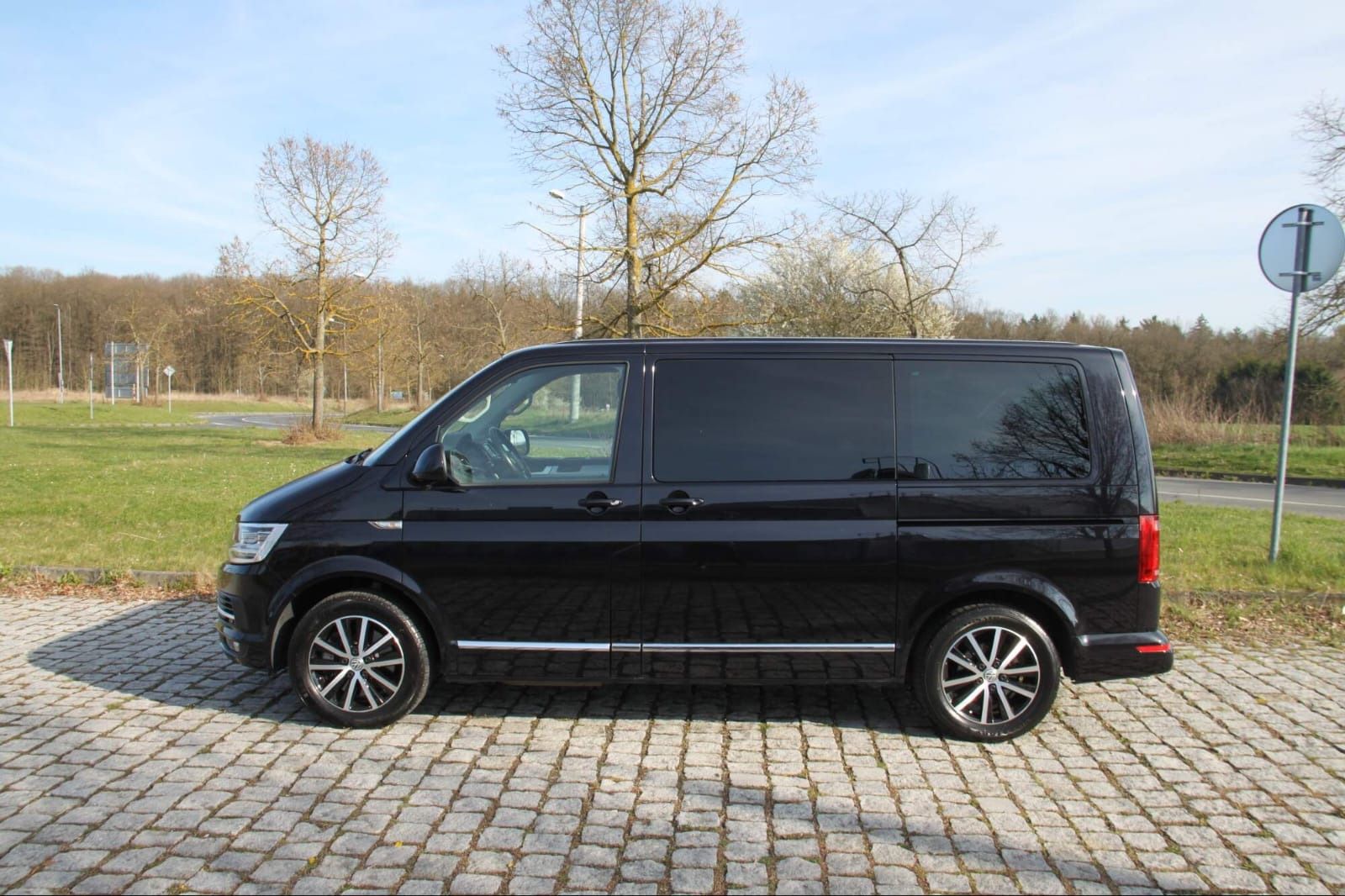 Volkswagen Multivan, HIGHLINE, LED, DSG, 4x4, DPH - fotka 2