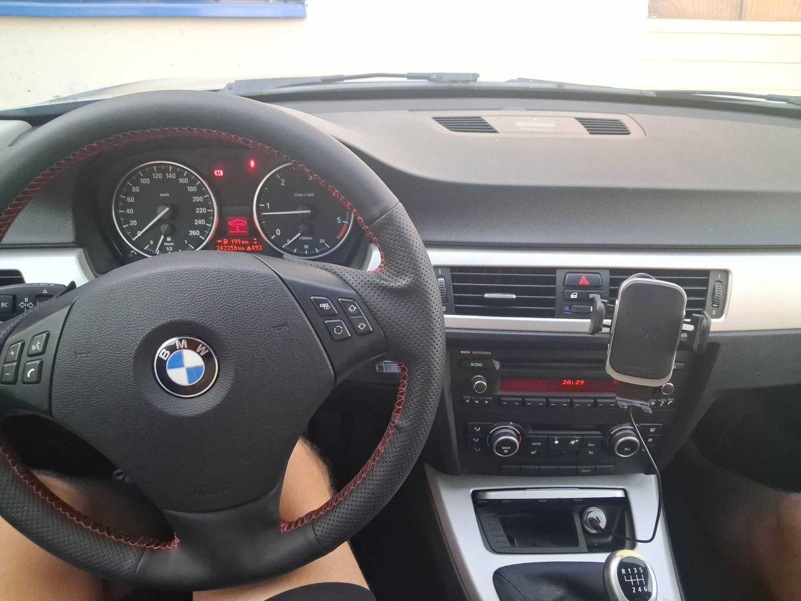 BMW Řada 3, 318 d, Automatická klima - fotka 3