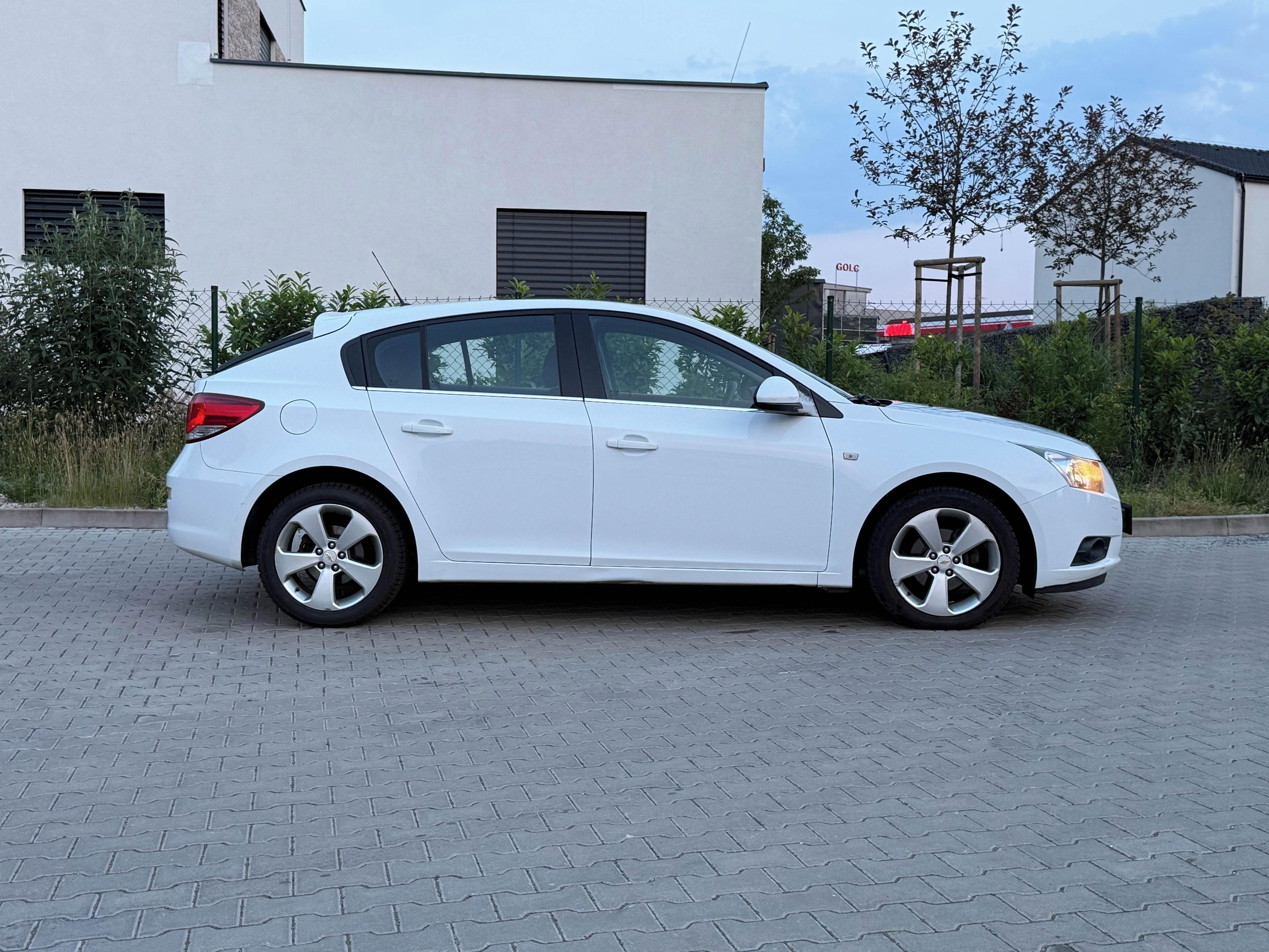 Chevrolet Cruze, 1,8/104kW ČR Tempomat - fotka 4