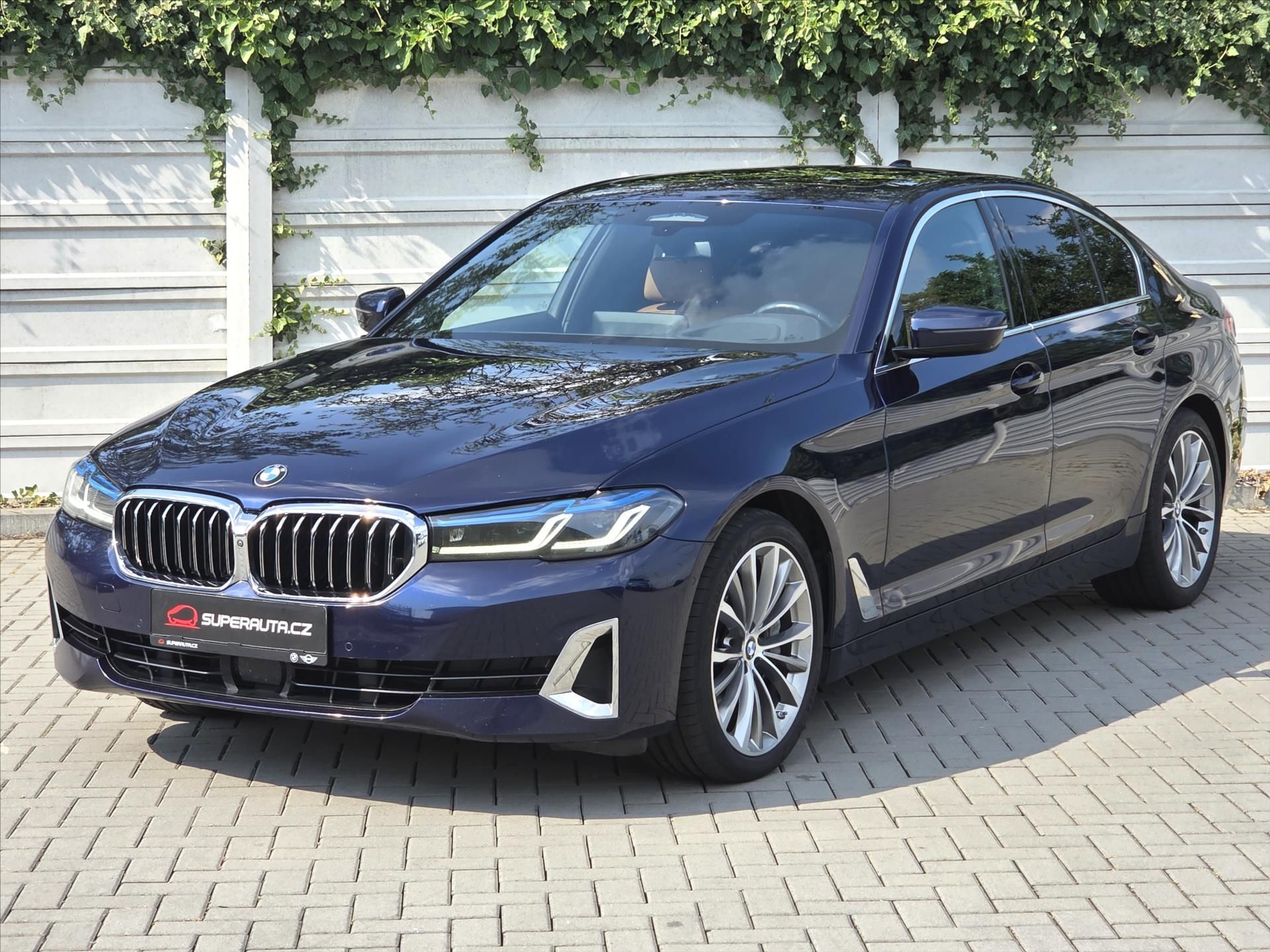 BMW Řada 5, 3,0 540i xDrive Luxury Laser H - fotka 3