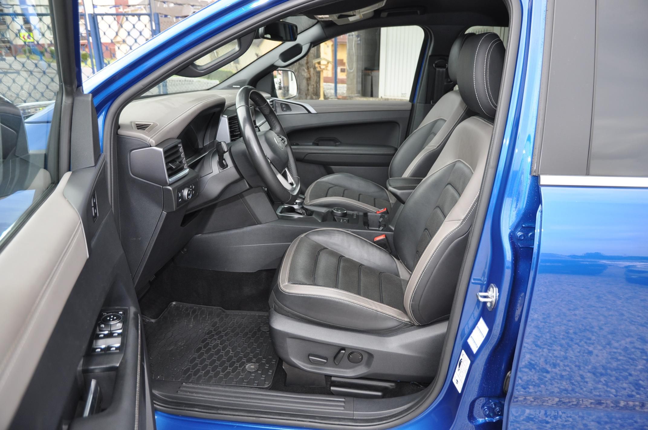 Volkswagen Amarok, 3.0TDi V6 177kW 4x4 AVENTURE - fotka 6