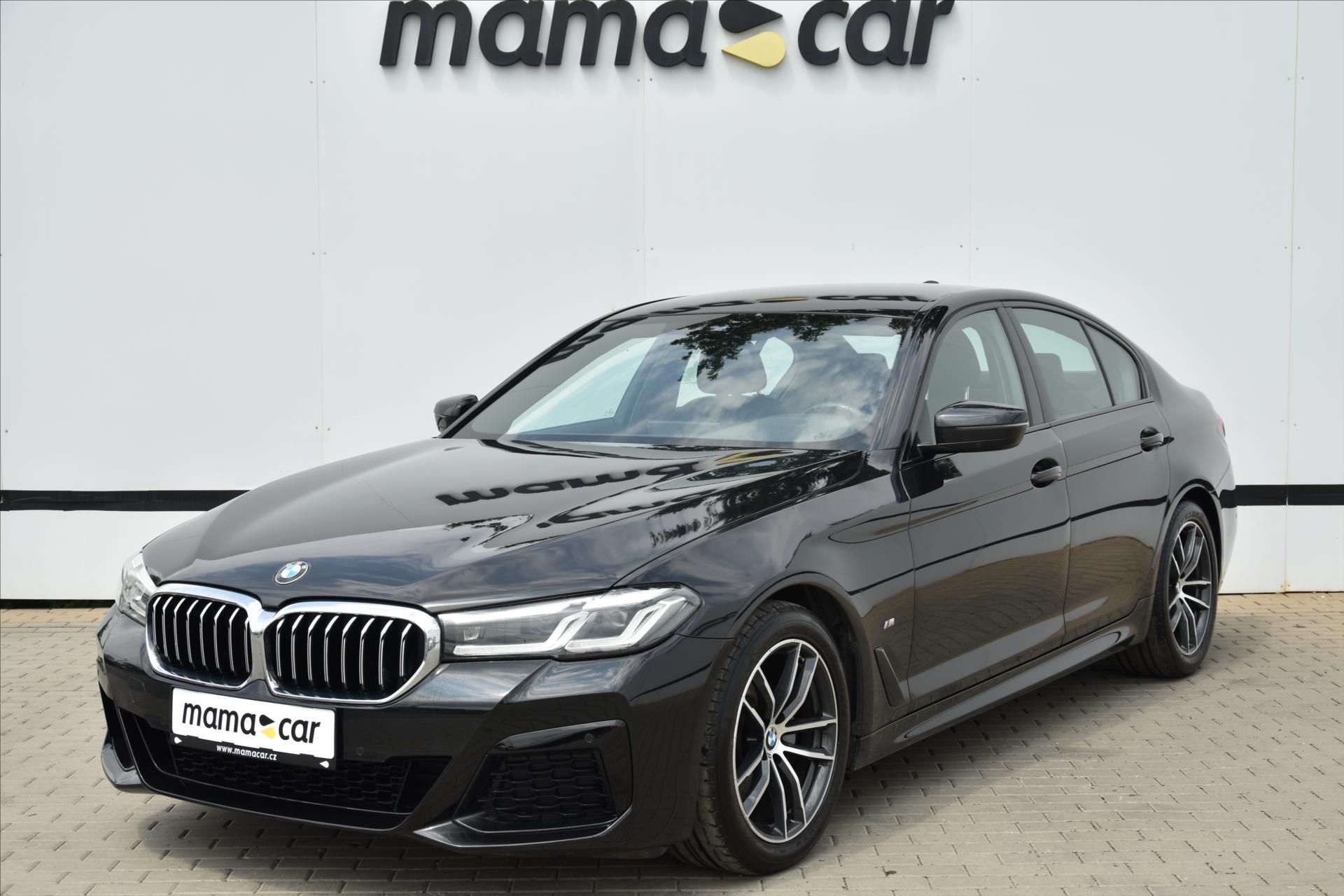 BMW Řada 5, 520d xDrive M PAKET DPH ČR - fotka 3