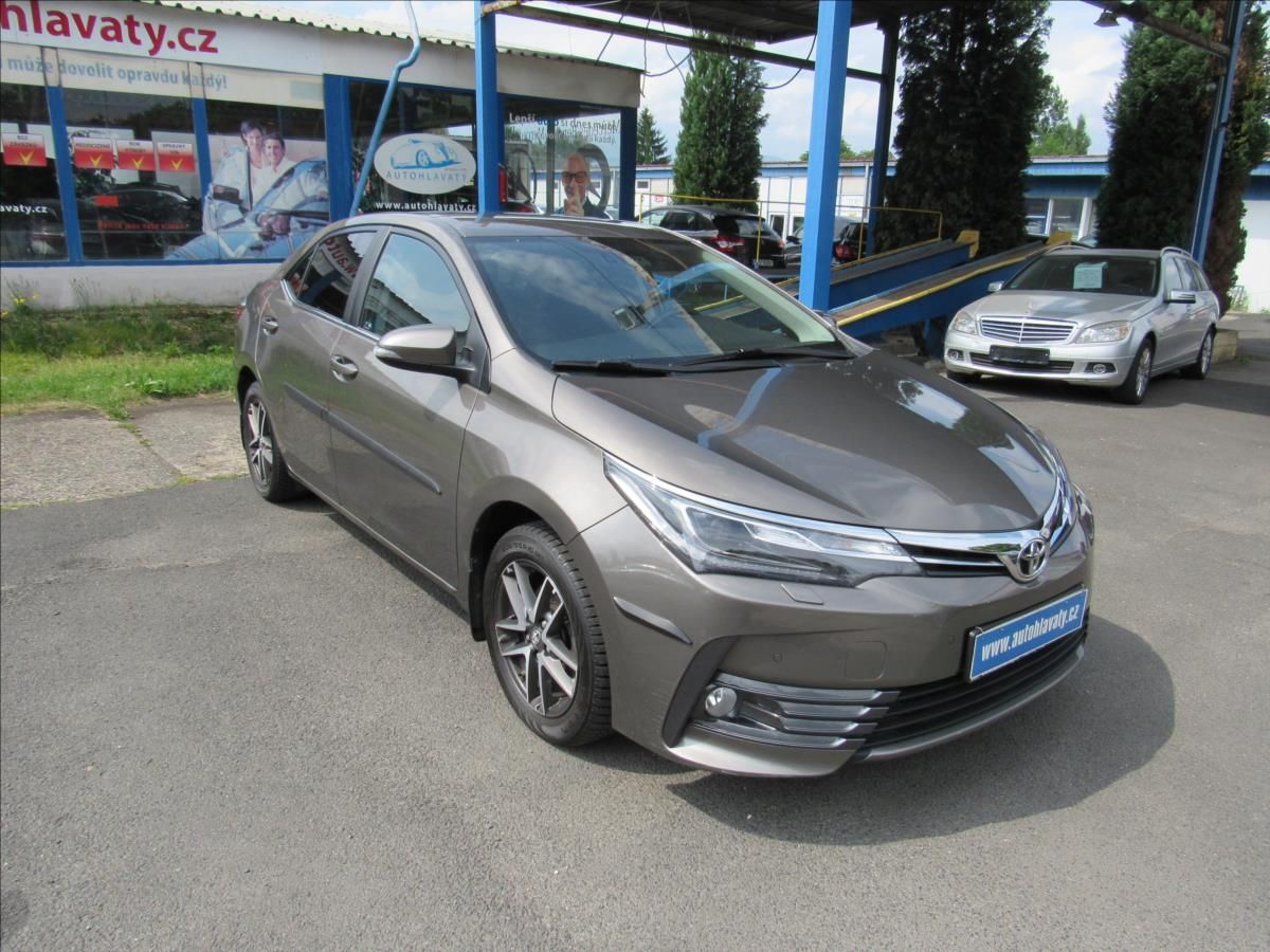 Toyota Corolla, 1,6 VVT-i 97kW Sedan - fotka 3
