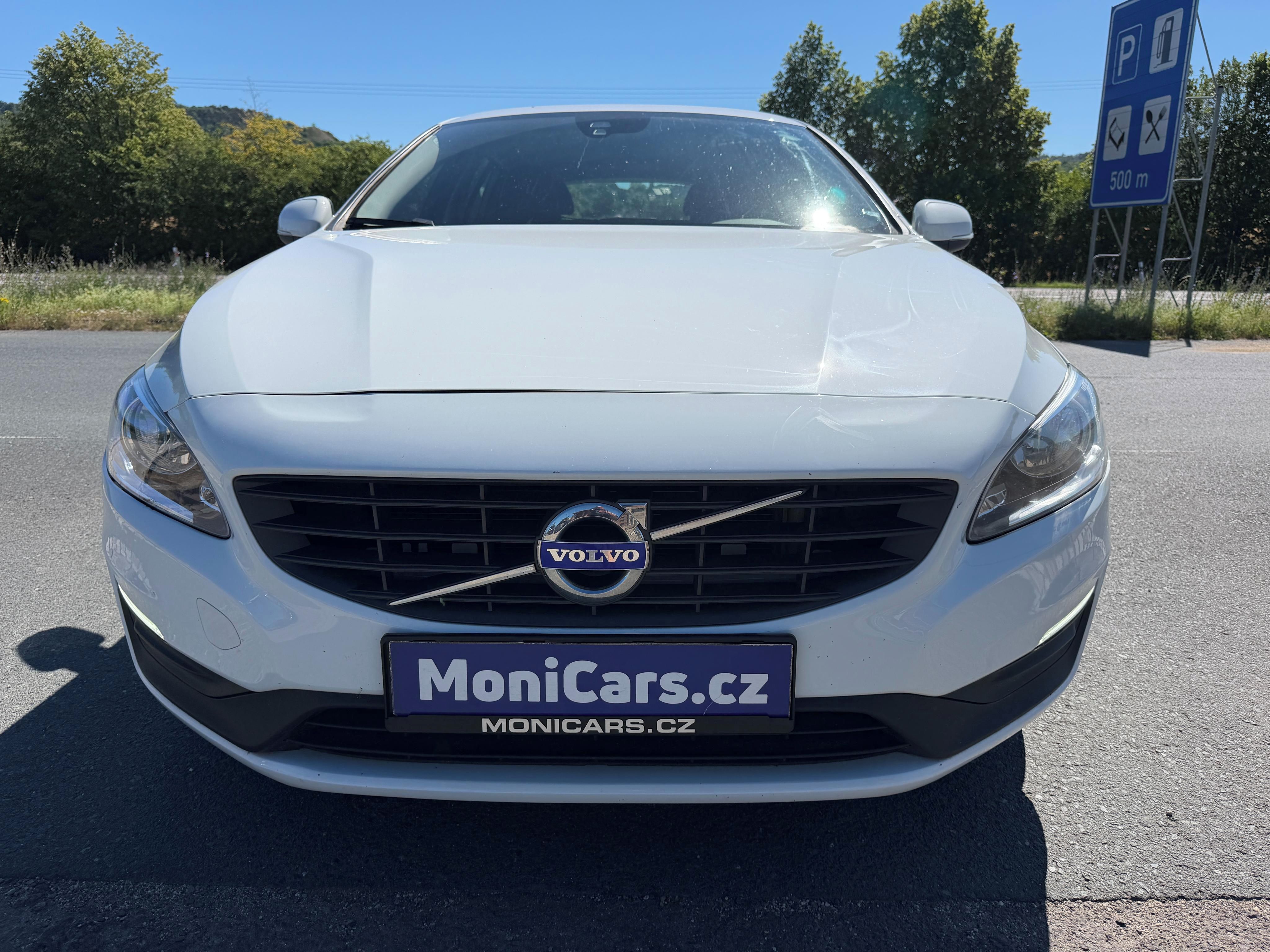 Volvo V60, 2.0 D3 88kW, NAVI. VÝHŘEV - fotka 2