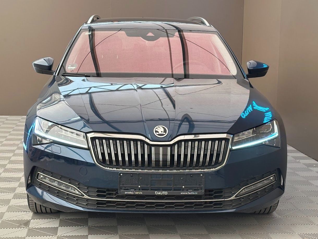 Škoda Superb, Combi Premium 4x4 2.0 TDI 147K - fotka 3