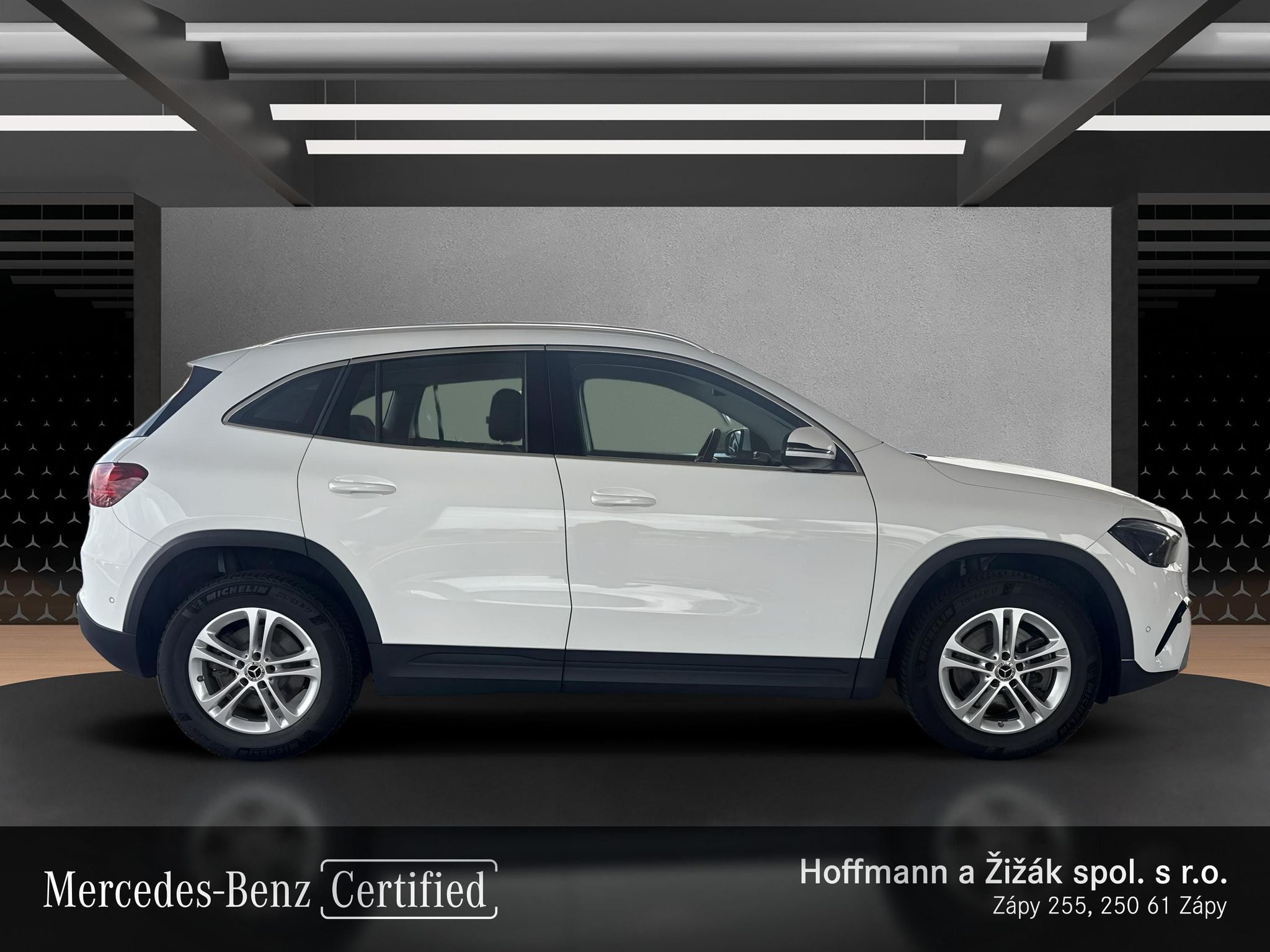 Mercedes-Benz GLA, 220 4MATIC - fotka 4