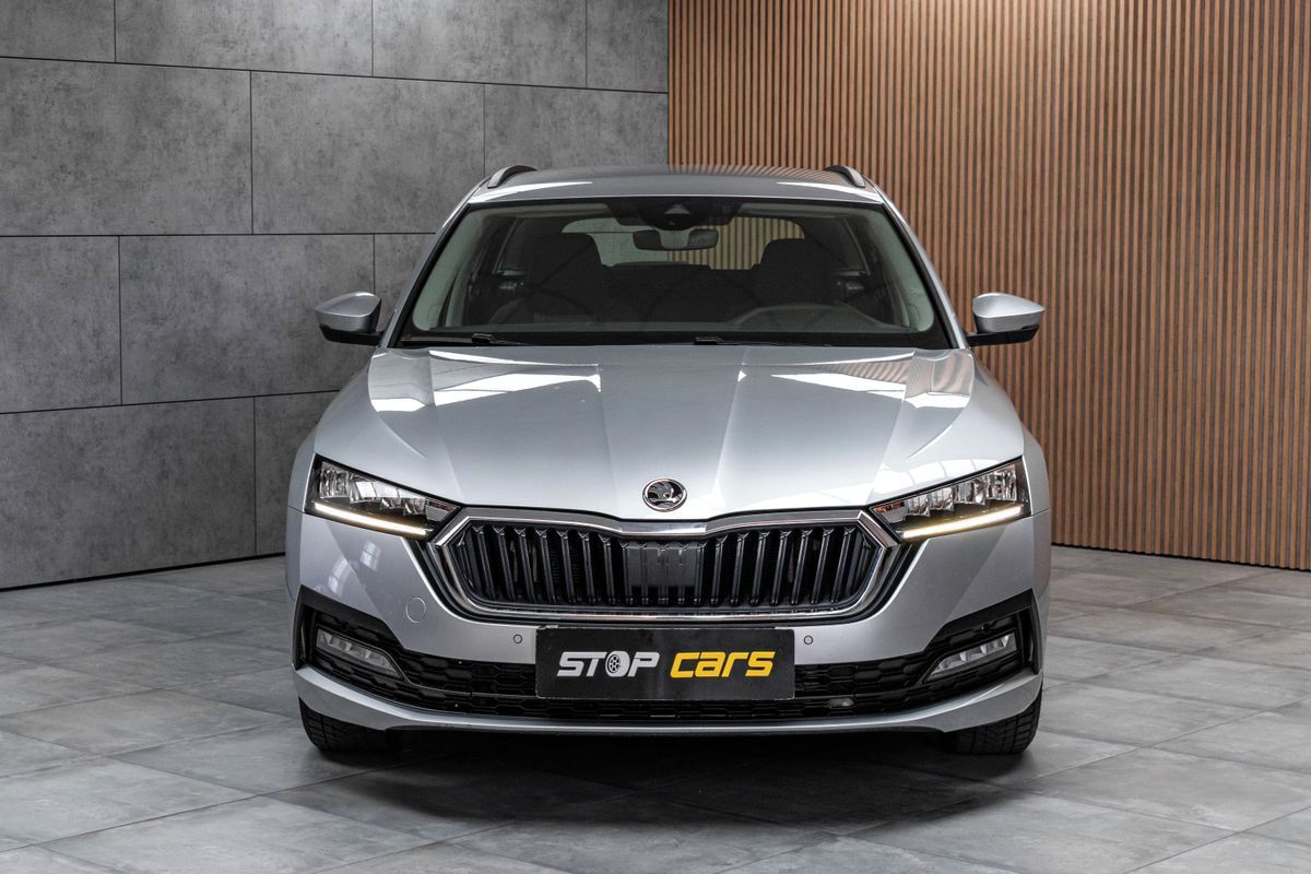 Škoda Octavia, 2.0 TDI DSG*ACC*BLIS*CARPLAY* - fotka 2