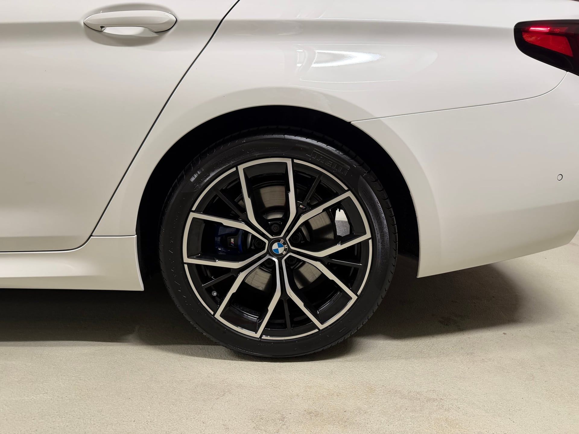 BMW Řada 5, 530d xDrive/M-paket/ČR/záruka - fotka 4