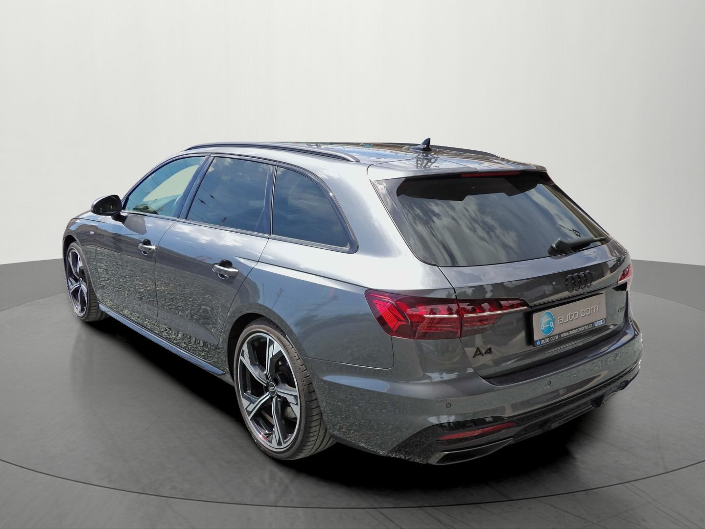 Audi A4, 40TFSI quattro Competition+ ČR - fotka 3
