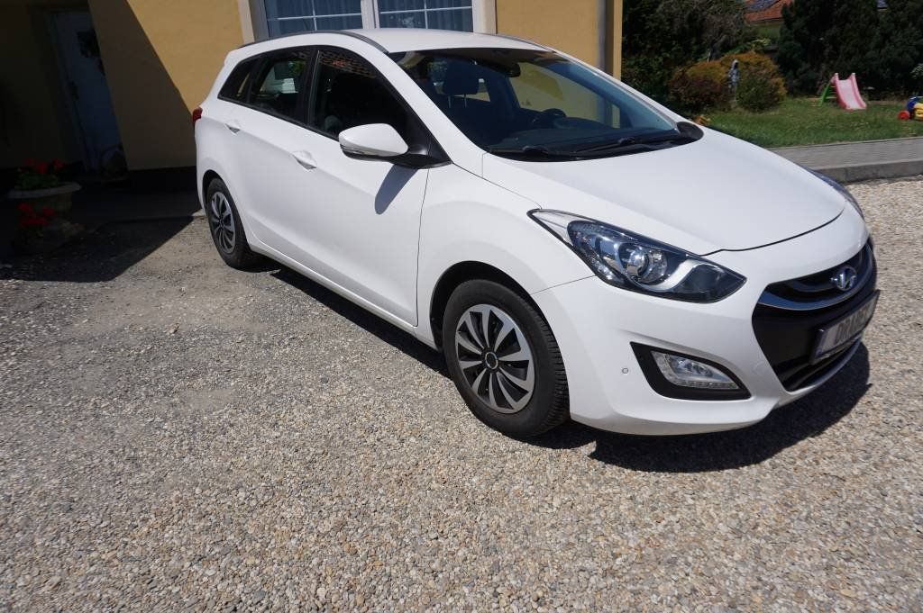 Hyundai i30, 1,6 1.Majitel  nové v ČR - fotka 3