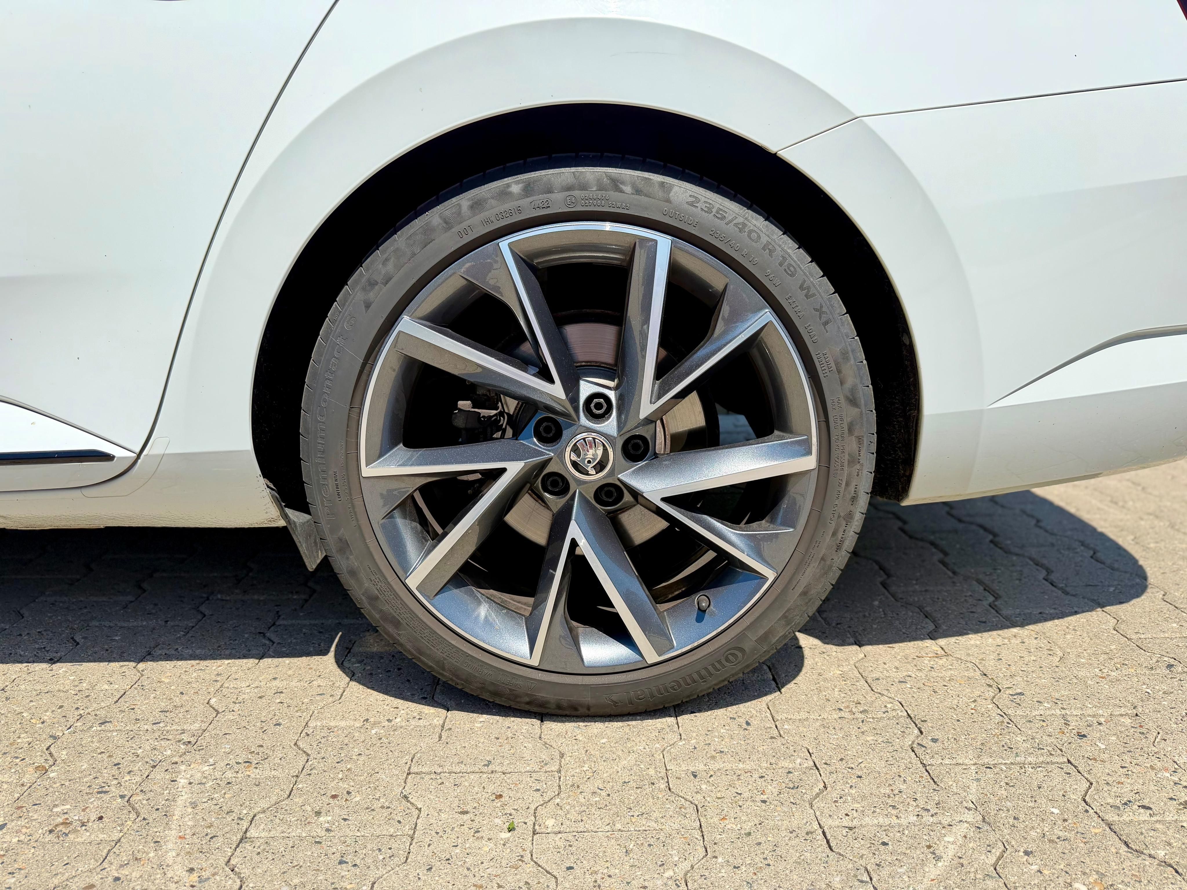 Škoda Superb, SPORTLINE 2.0TDI 140KW DSG - fotka 5