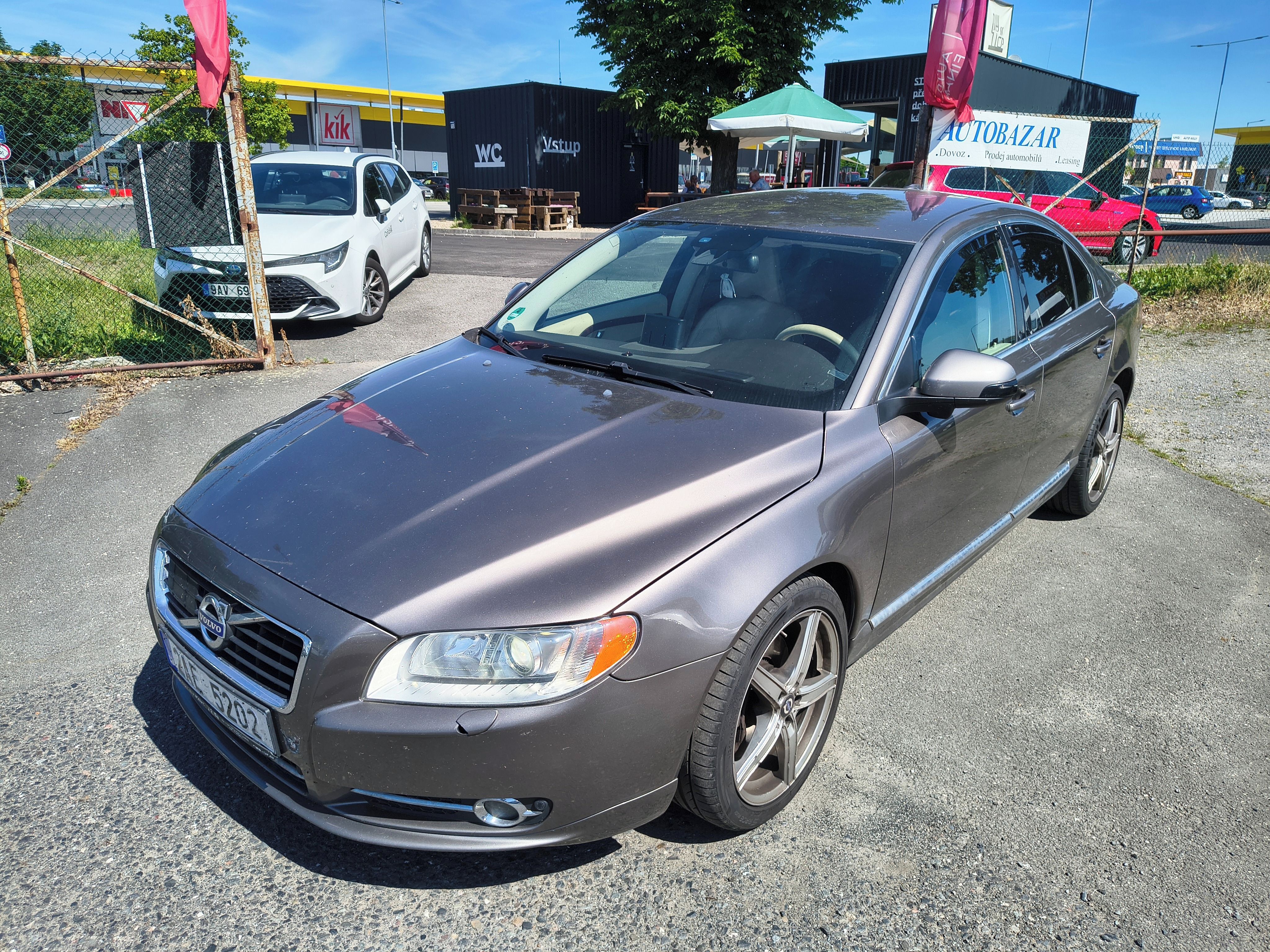 Volvo S80, 2,4 D5 AWD