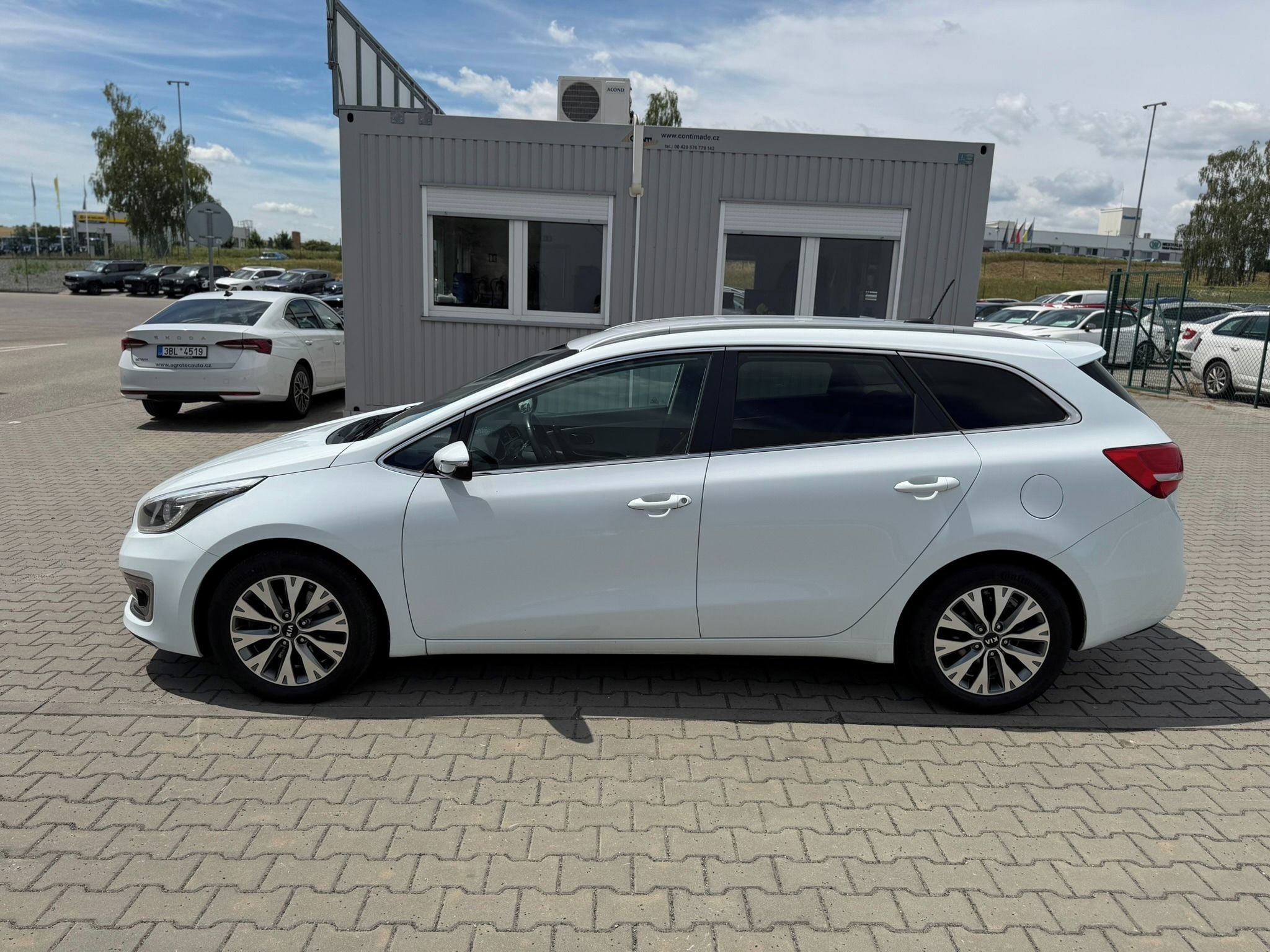 Kia Cee´d, 1.6 CRDi 100kW Exclusive SW - fotka 4