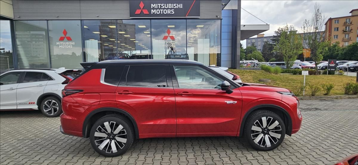 Mitsubishi Outlander, 2,4 PHEV 4x4  INSTYLE - fotka 3