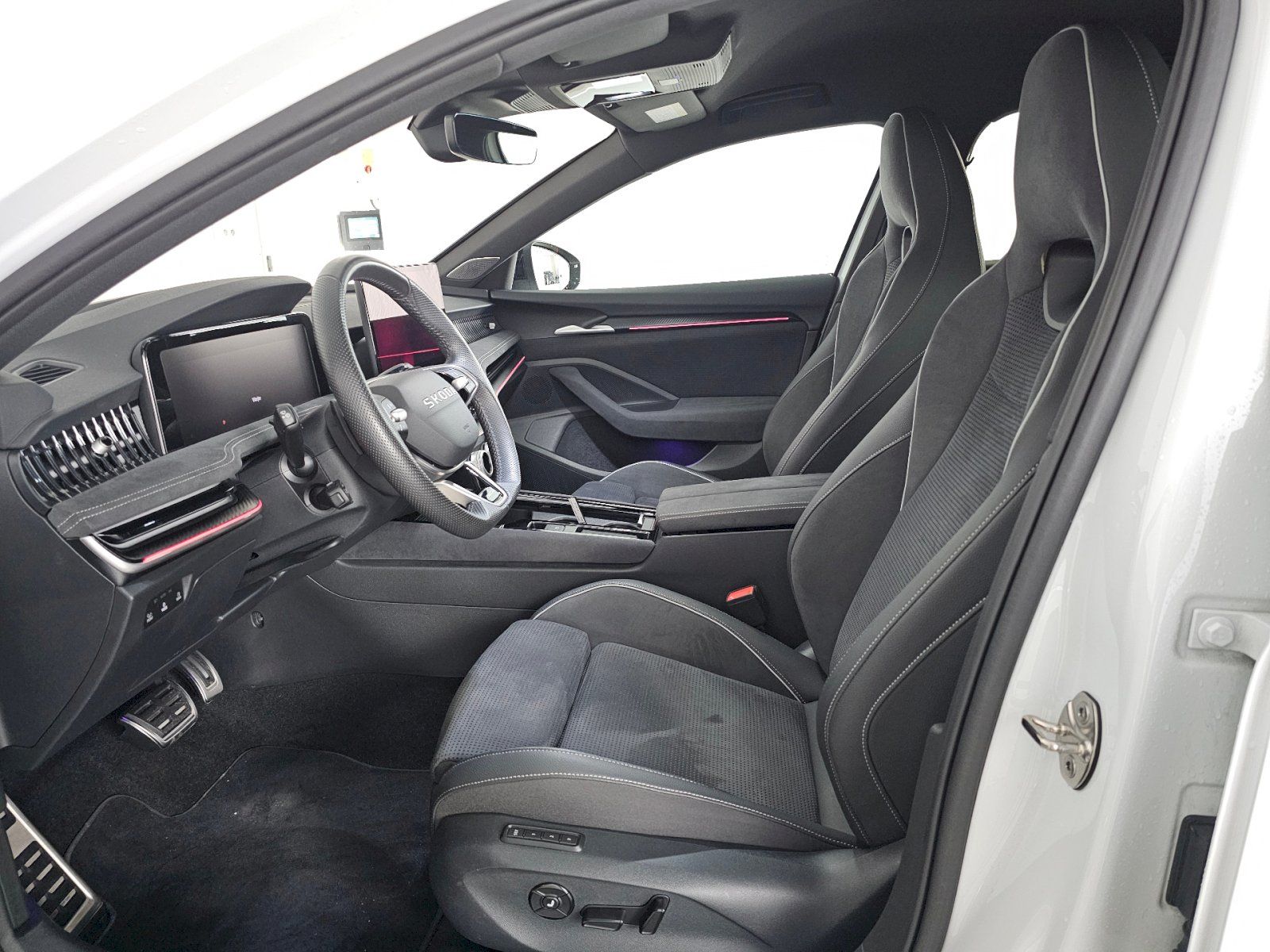 Škoda Superb, 2.0TSi 195kW 4X4 SPORTLINE WEB - fotka 6