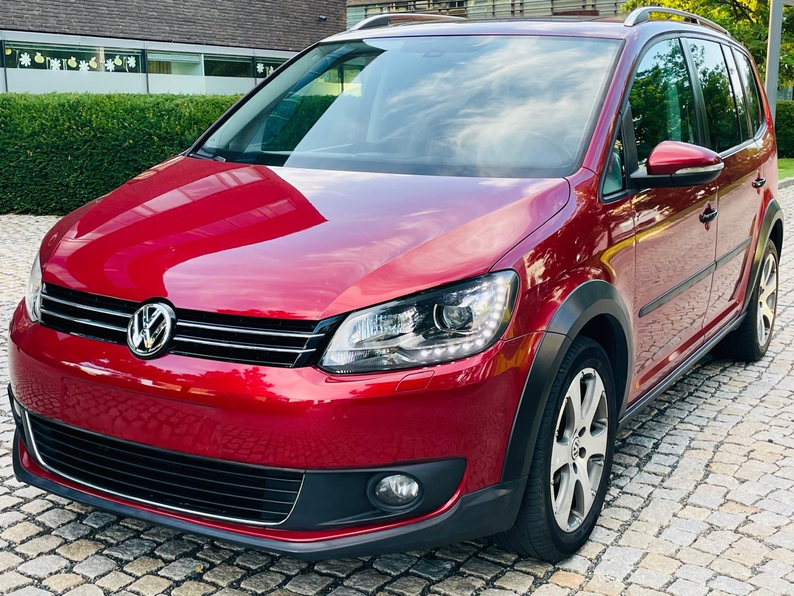 Volkswagen Touran, 2.0TDI AUT CROSS VÝHŘEV TAŽNÉ - fotka 3