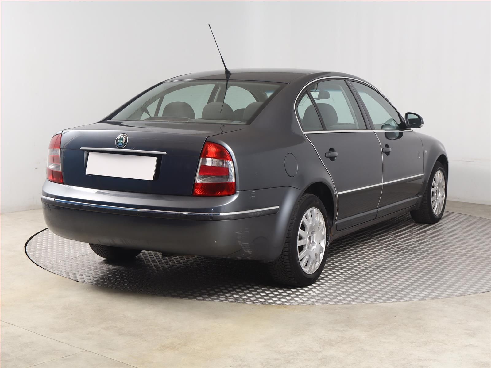 Škoda Superb, 2.0 TDI, Elegance - fotka 5