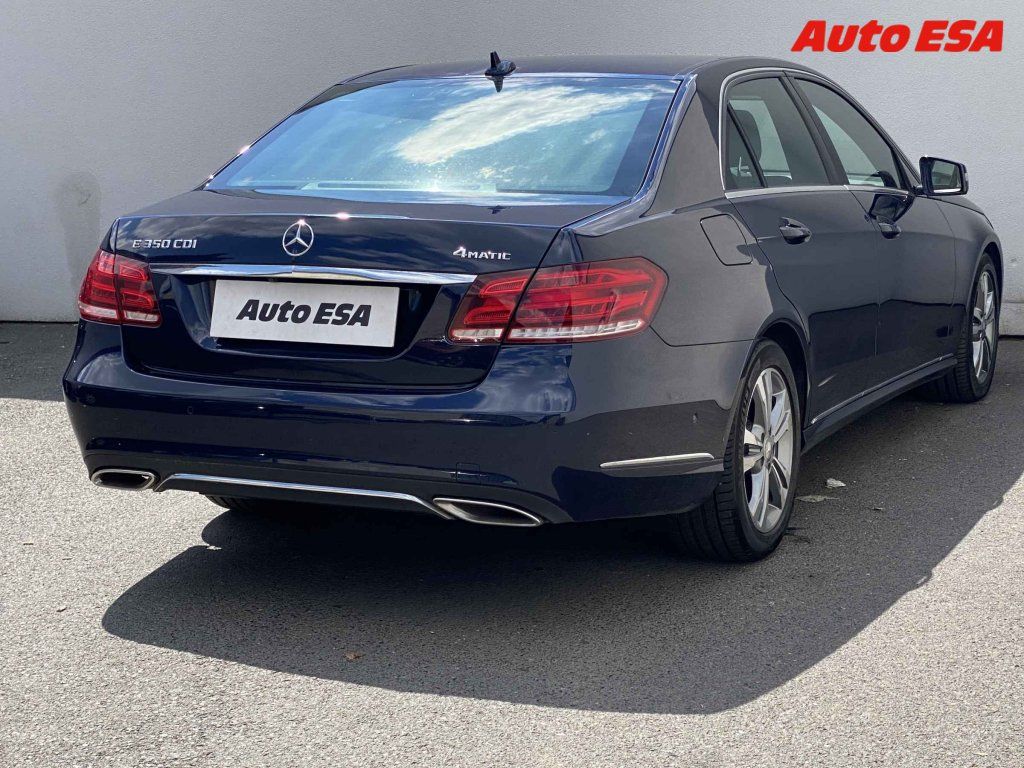 Mercedes-Benz Třídy E, 3.0 CDi E350 4matic,AT - fotka 4