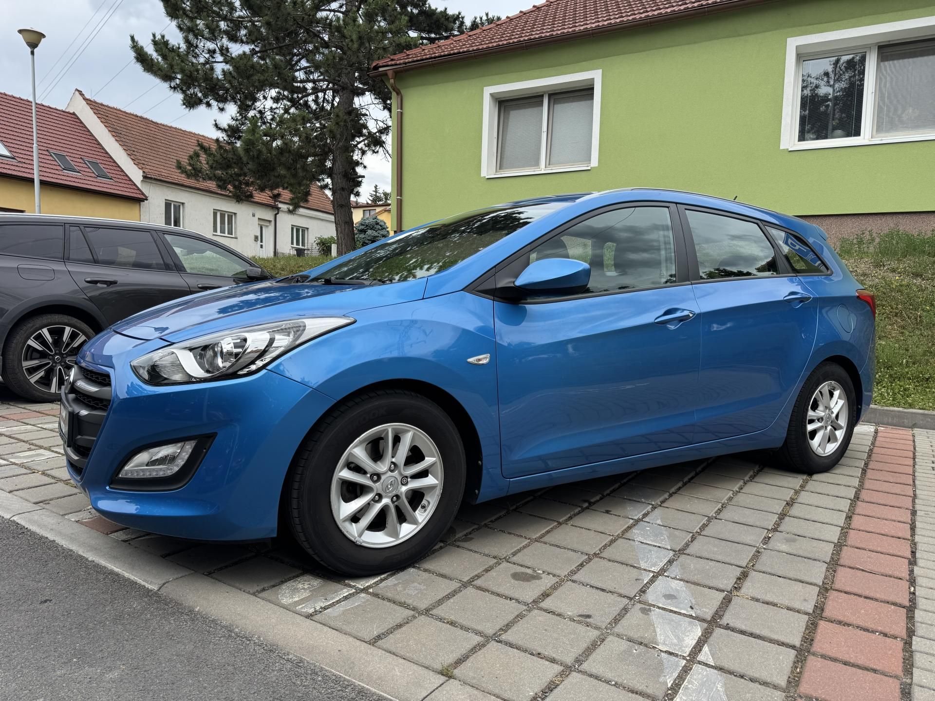Hyundai i30, 1.6 GDi TRIKOLOR 1 majitel ČR - fotka 2