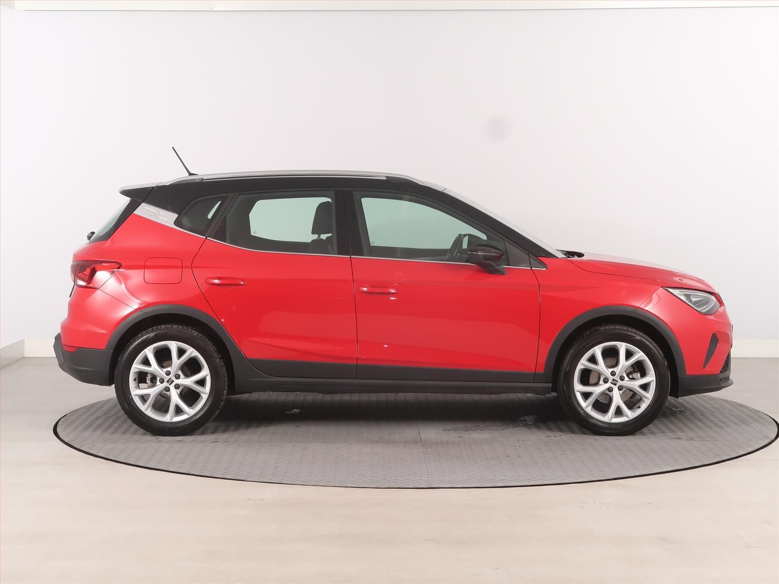 Seat Arona, 1.0 TSI, FR, Serv.kniha, Navi - fotka 6