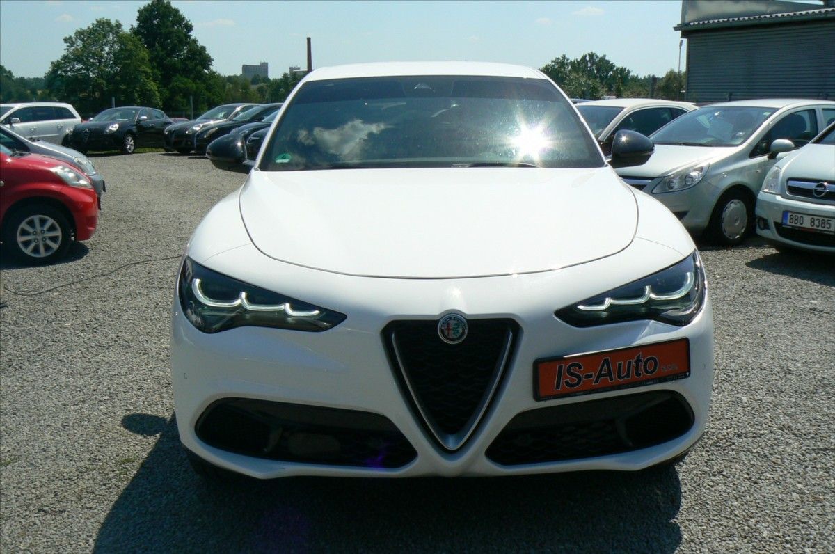 Alfa Romeo Stelvio, 2,2 VELOCE  Q4 DPH- 52571 km - fotka 3