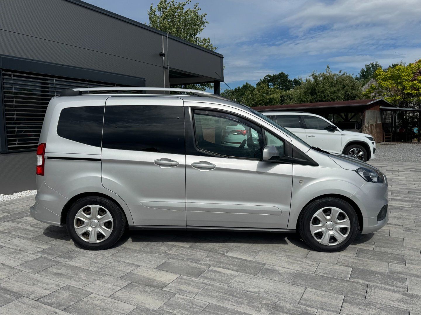 Ford Tourneo Courier, 1.0 EcoBoost 73kW - fotka 4