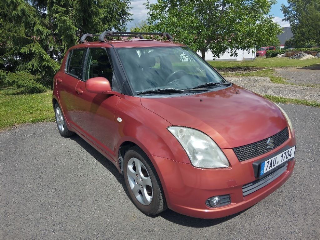 Suzuki Swift, 1,3 GL/AC,68kW,1.MAJITEL,KLIMA - fotka 3