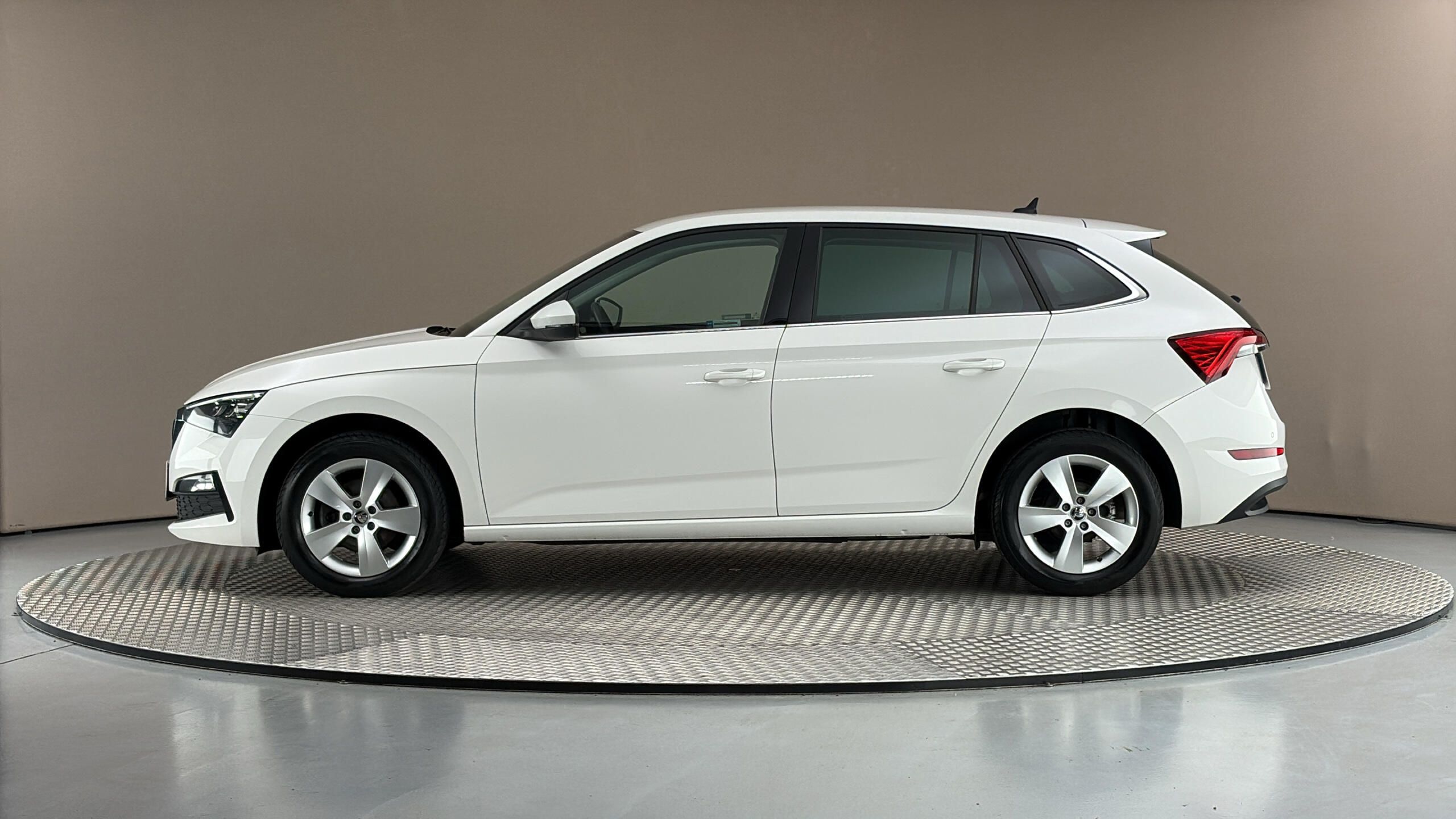 Škoda Scala, 1.5 TSI DSG Style - fotka 4