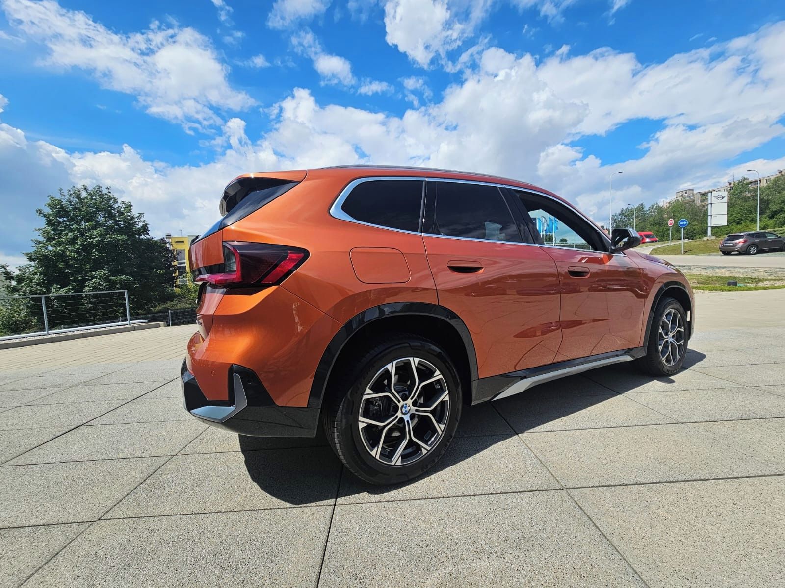 BMW X1, BMW X1, xDrive25e, střeš.okno - fotka 3