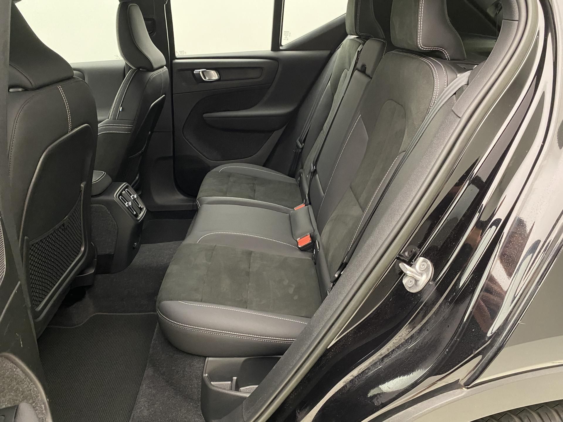 Volvo XC40, PURE ELECTRIC RECHARGE PLUS - fotka 5