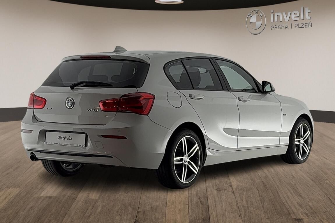 BMW Řada 1, 118d xDrive - fotka 3