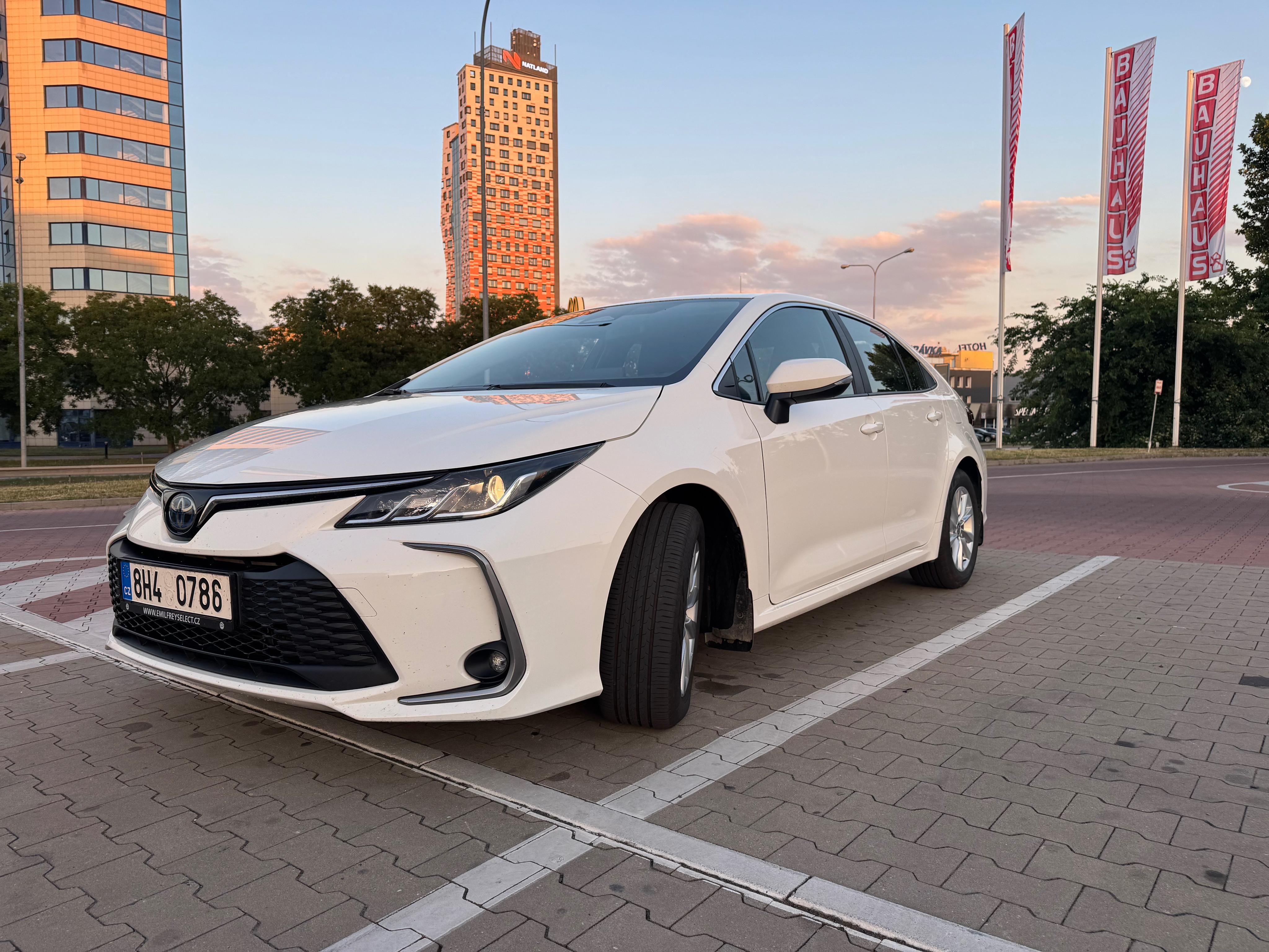 Toyota Corolla, Toyota corolla hybrid comfort - fotka 2