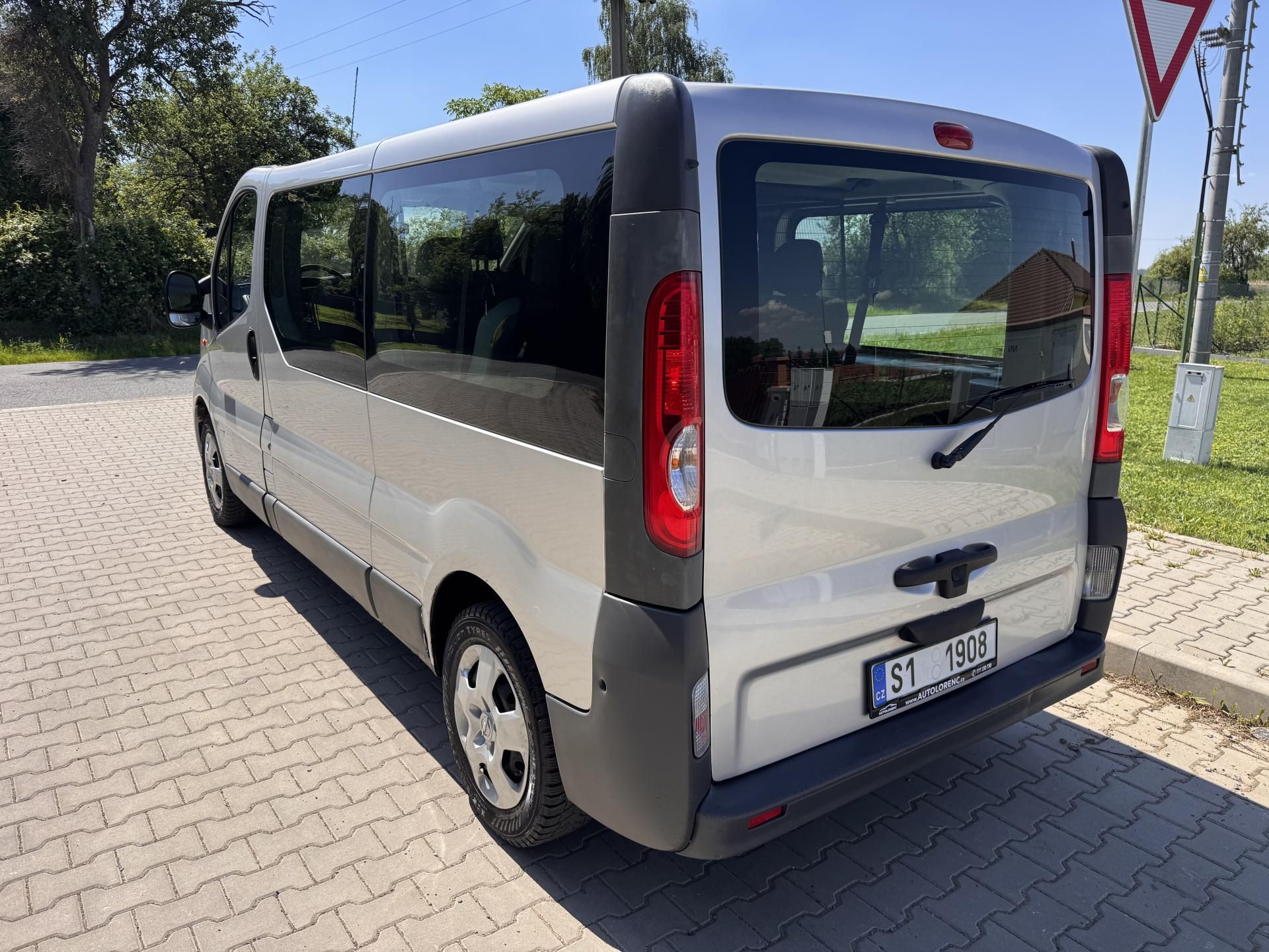 Opel Vivaro, 2.0CDTI 84Kw L2 - 9.Mist - fotka 5