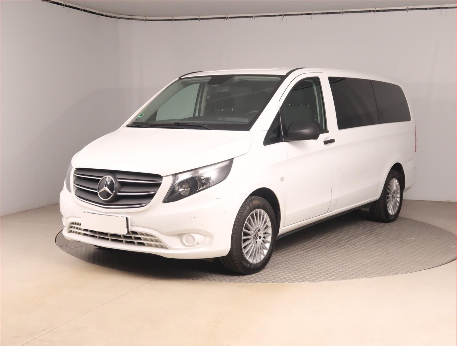Mercedes-Benz Vito, 114 CDI, Tourer/L, 9 míst - fotka 2