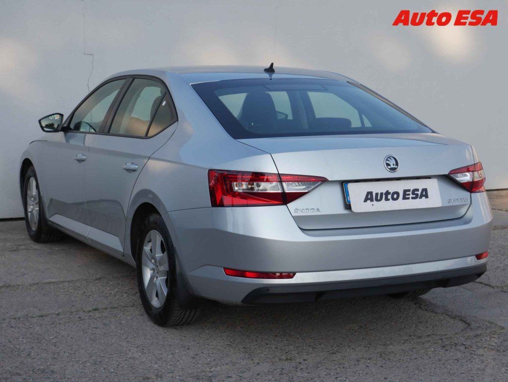 Škoda Superb, 1.4TSi,ČR - fotka 4