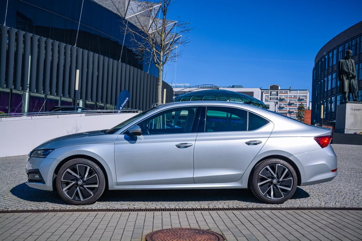 Škoda Octavia, Style Plus Navigace 18 kola ČR - fotka 3