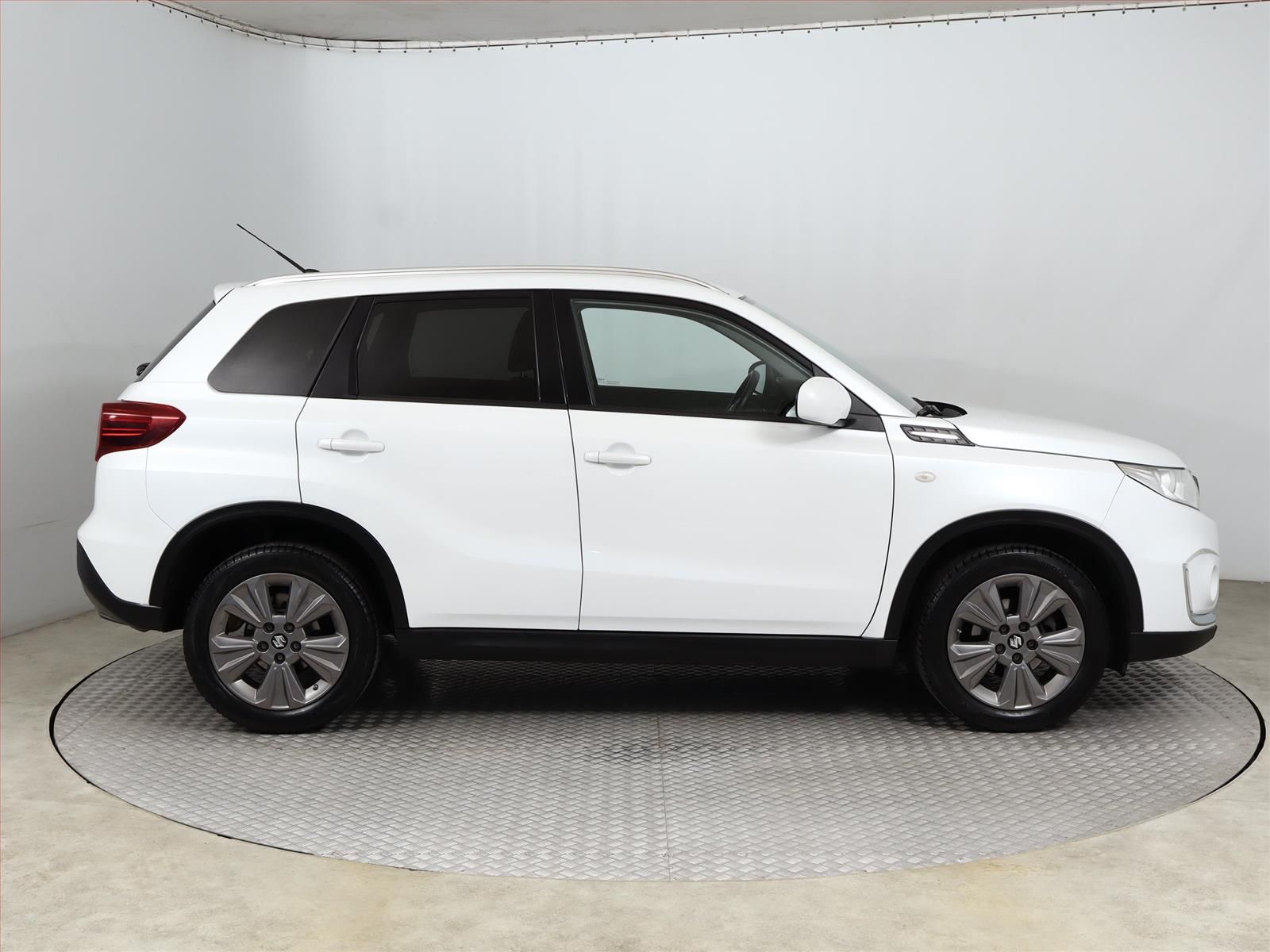 Suzuki Vitara, 1.4 BoosterJet, Automat - fotka 6