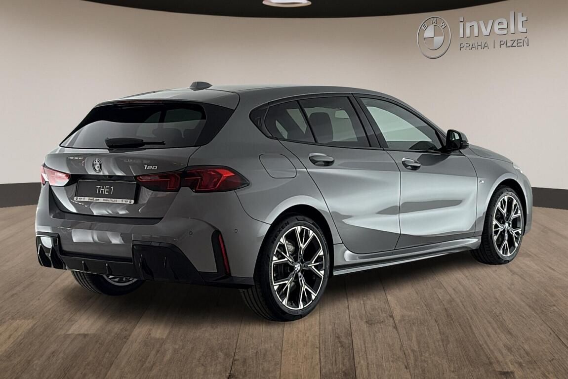 BMW Řada 1, 120 - fotka 3