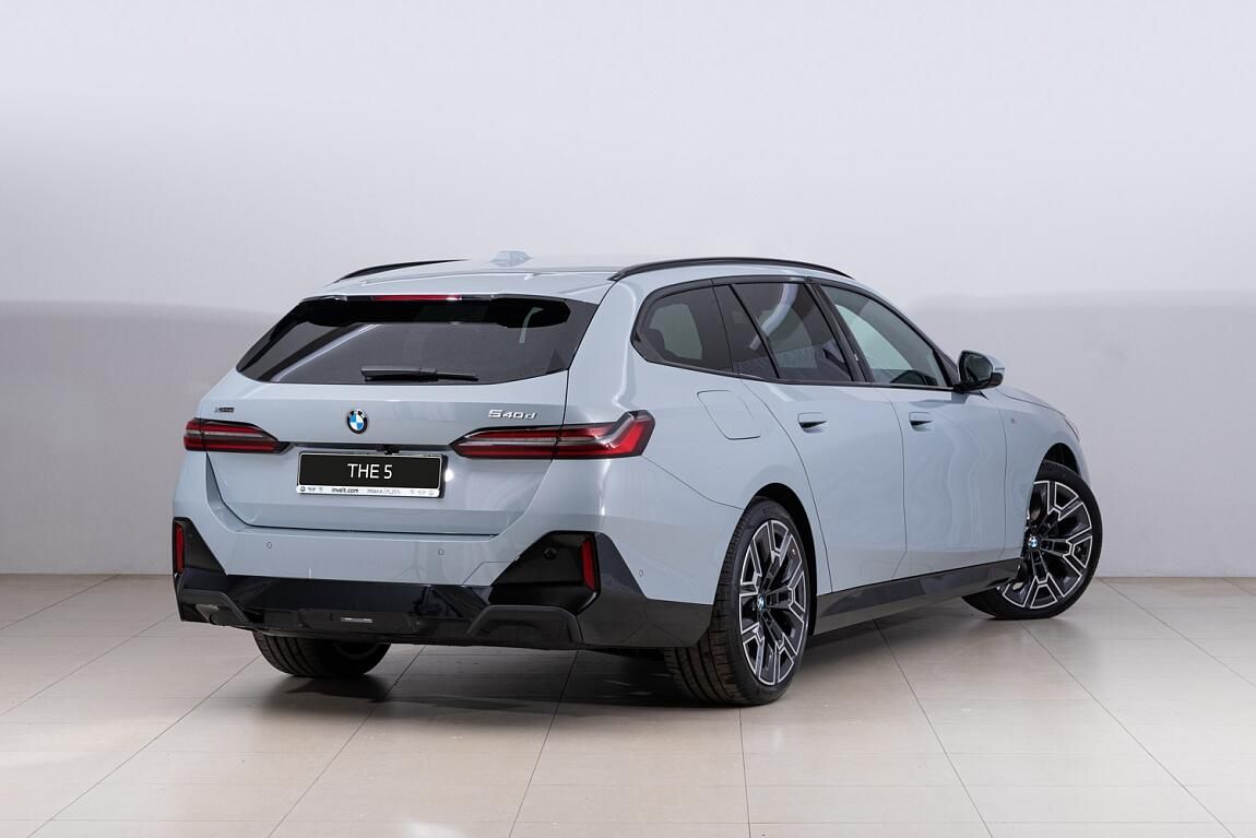 BMW Řada 5, 540d xDrive Touring - fotka 3