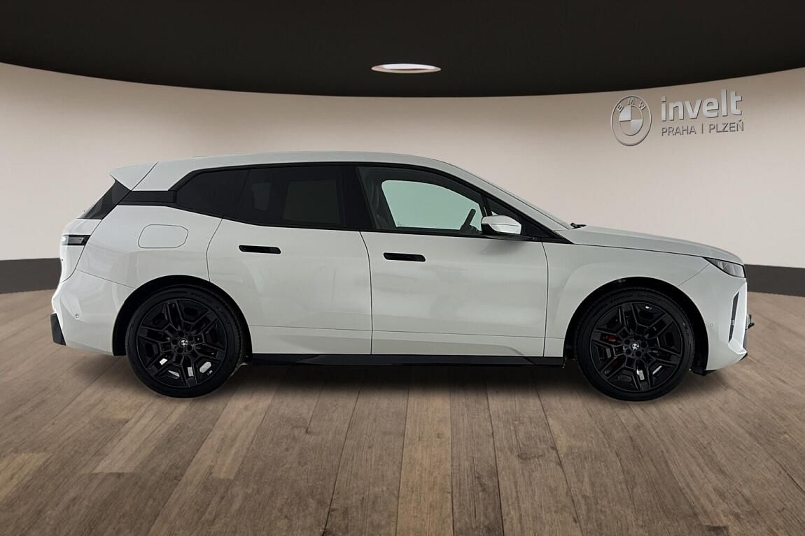 BMW iX, xDrive45 - fotka 2